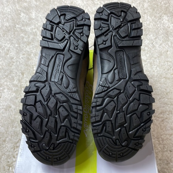 Eddie Bauer mens hiking boot. - Picture 4 of 8